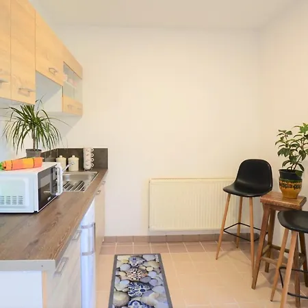 Zoeldhaz Maganszallas Szentendre Exterior foto