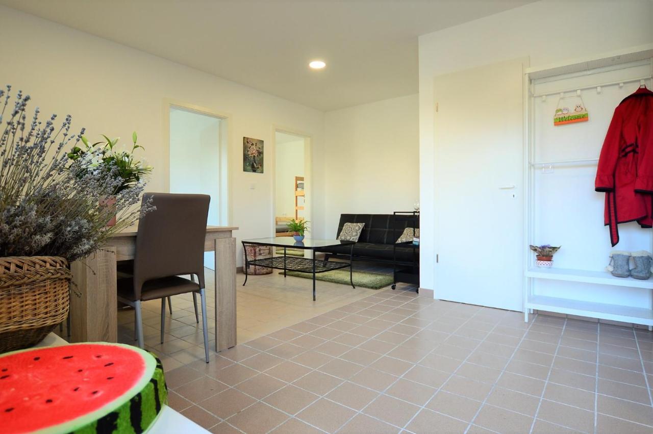 Apartment Zoeldhaz Maganszallas *