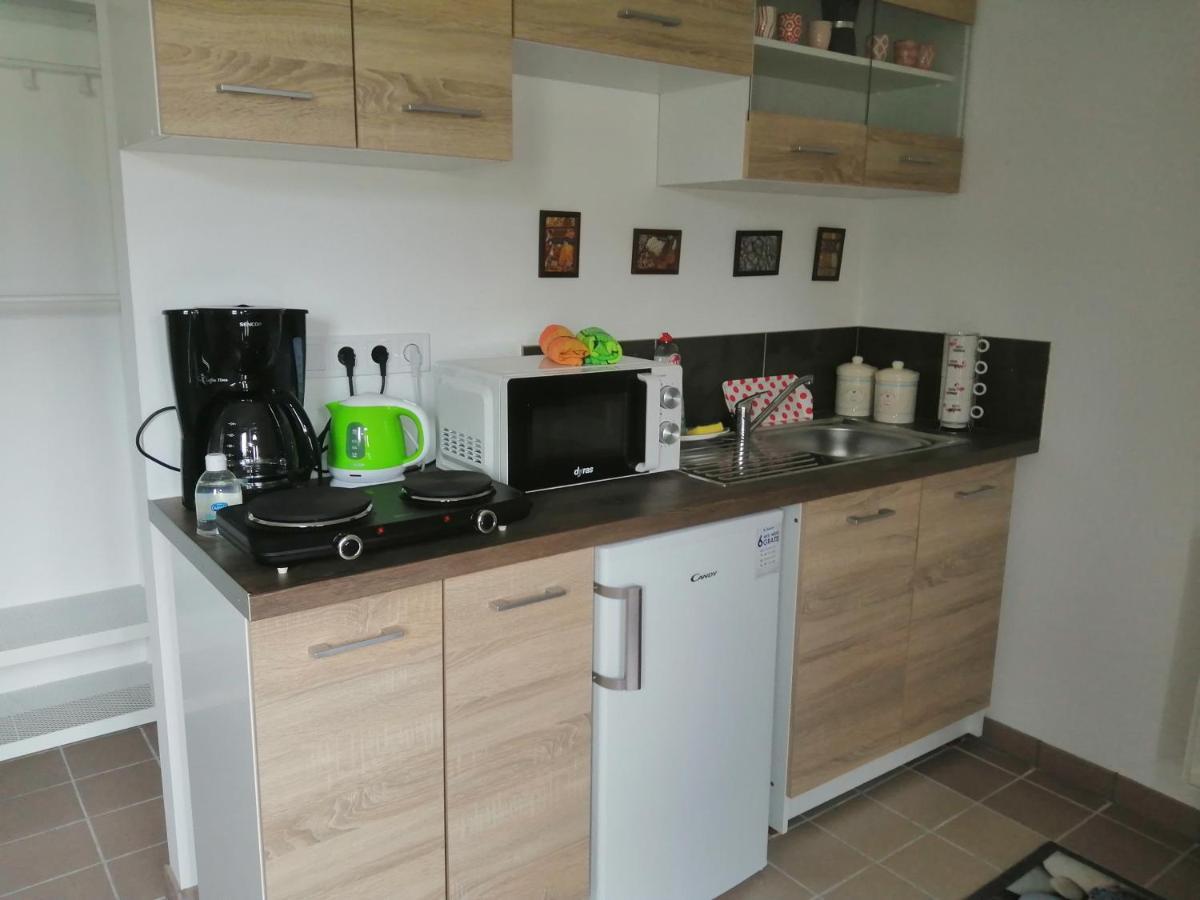 Zoeldhaz Maganszallas * Szentendre